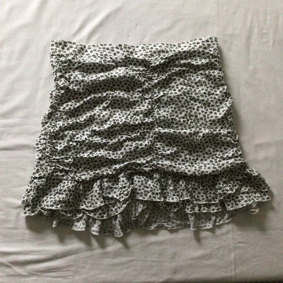 Floral Mini Skirt - Picture 1 of 3
